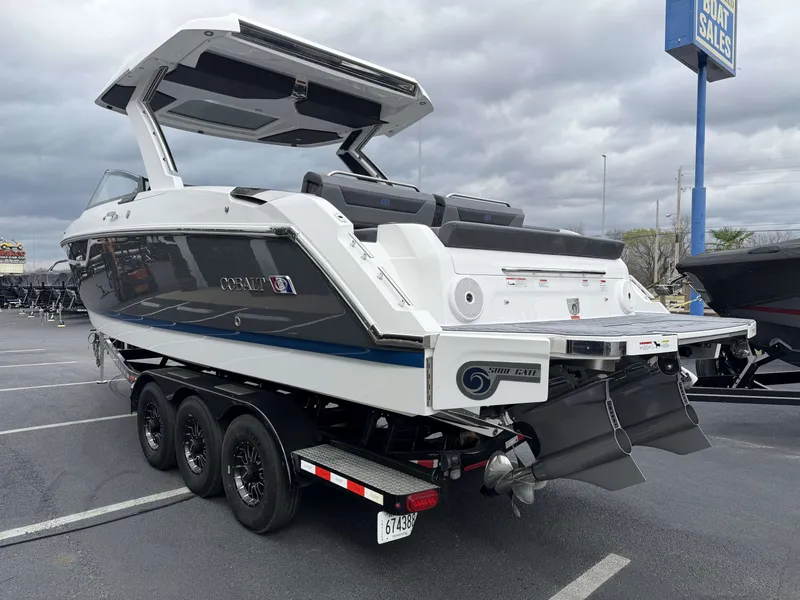 Slide: The Image of Cobalt R31 Surf 2026 - 6