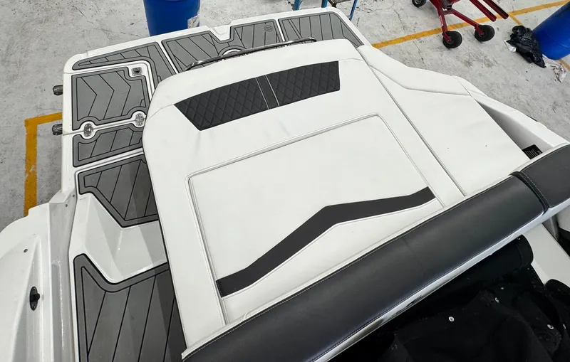 Slide: The Image of Monterey 278 2023 - 15