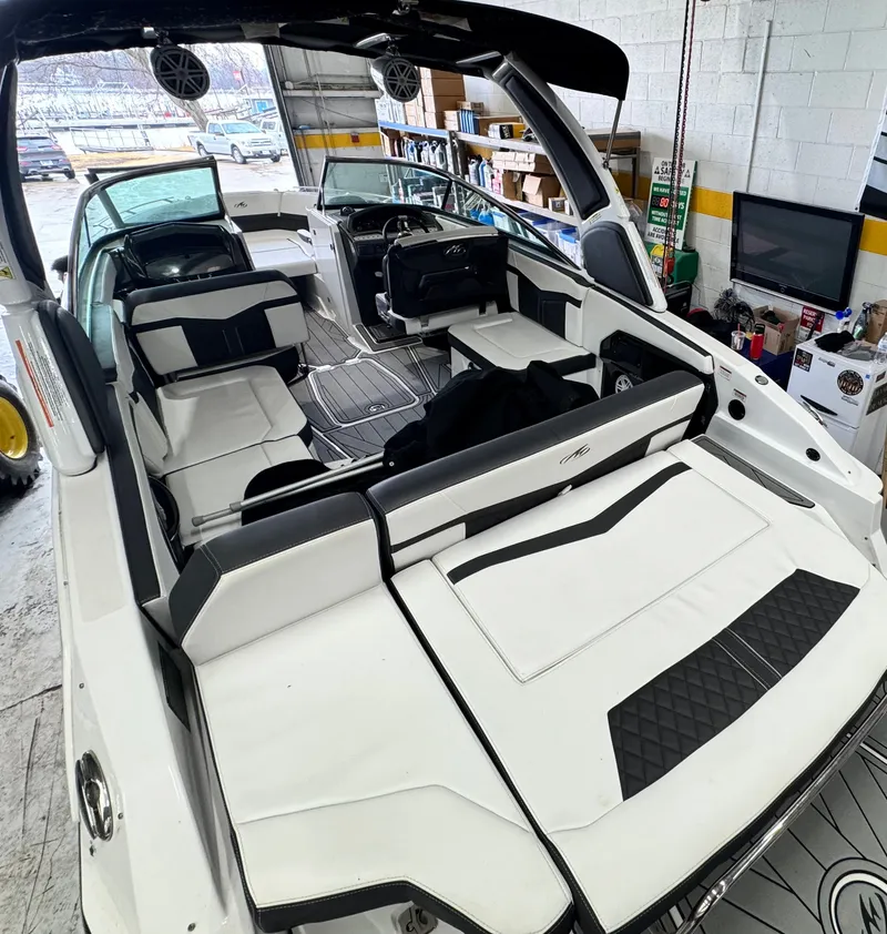 Slide: The Image of Monterey 278 2023 - 16