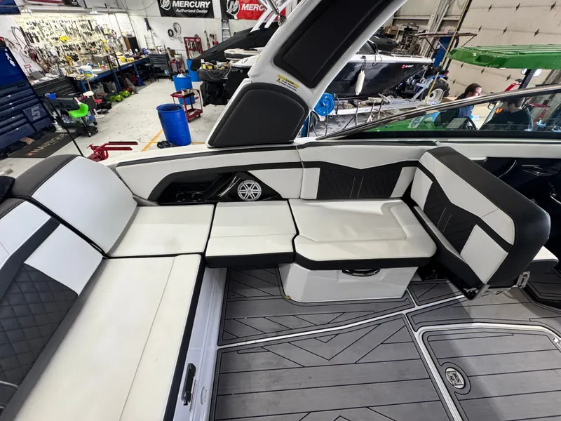 Slide: The Image of Monterey 278 2023 - 9