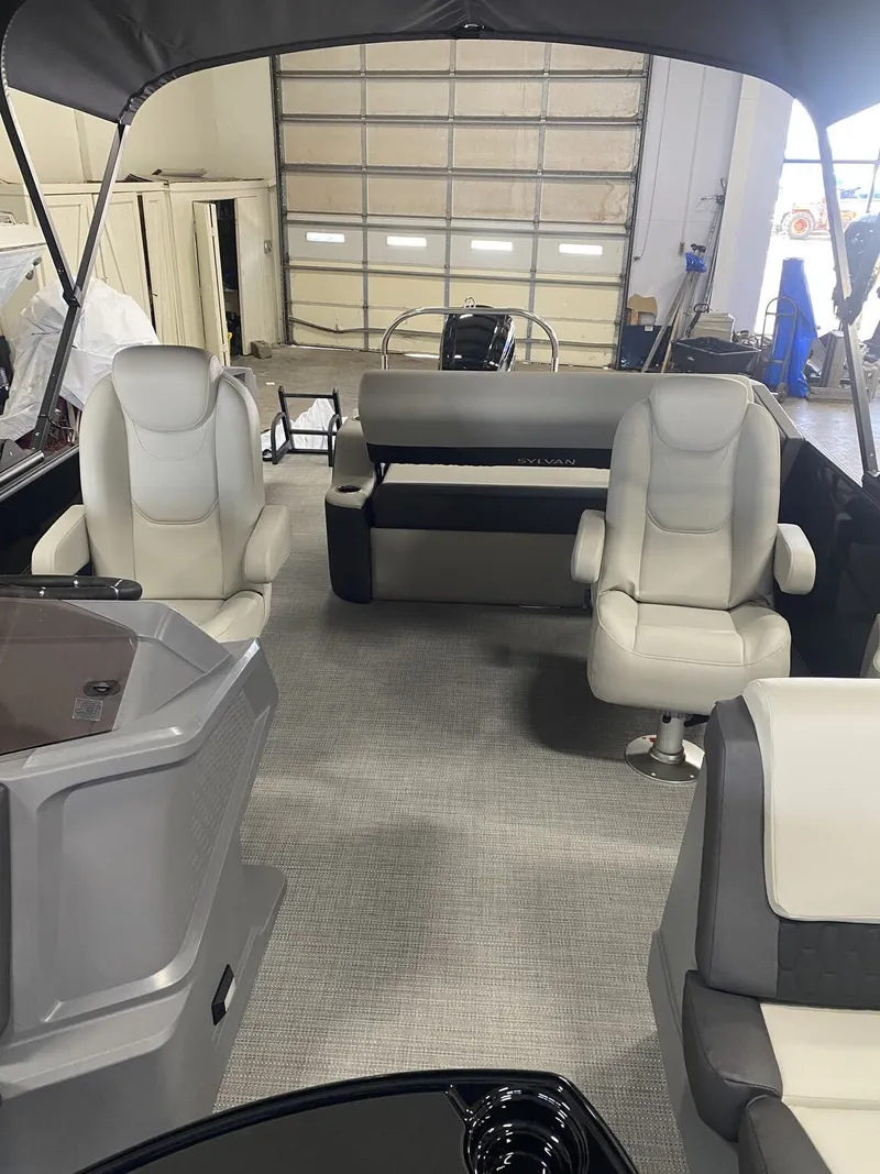 Slide: The Image of Sylvan R Series R22 CLZ DH 2026 - 11