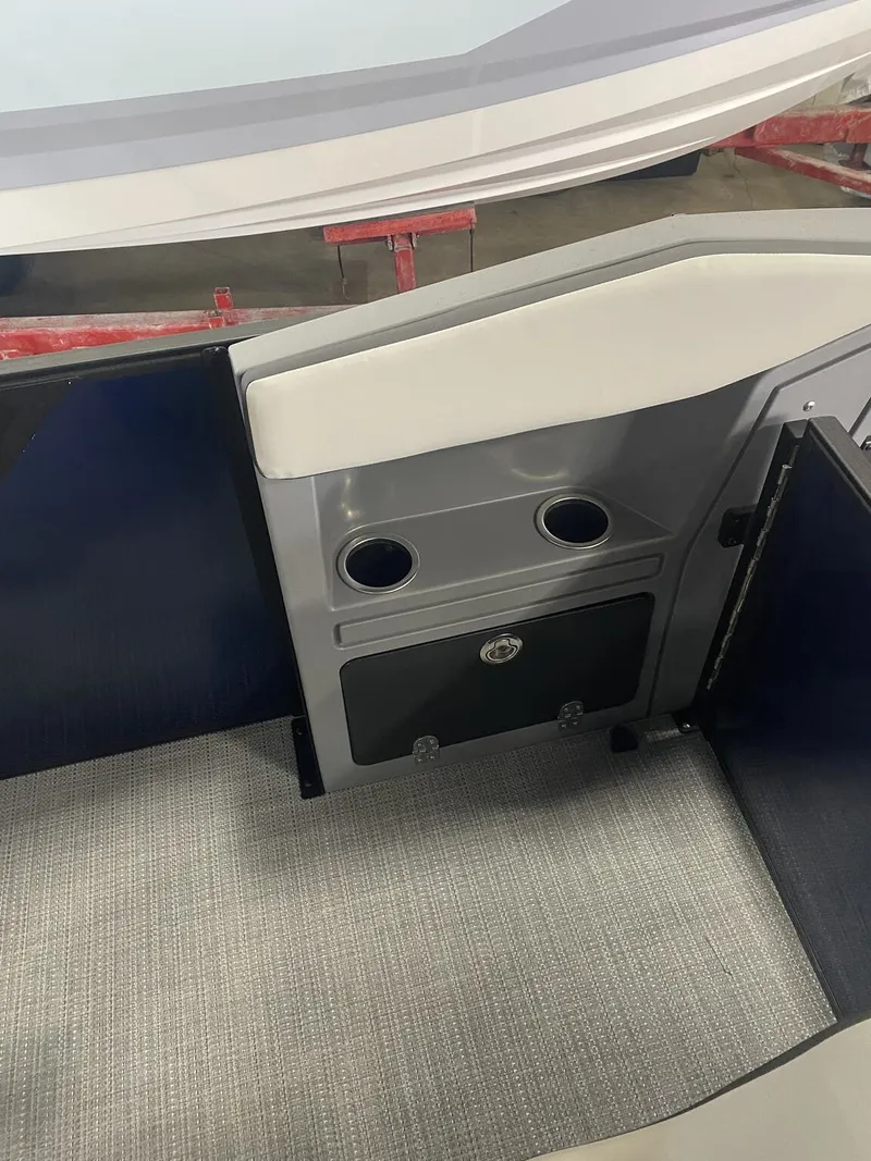 Slide: The Image of Sylvan R Series R22 CLZ DH 2026 - 17