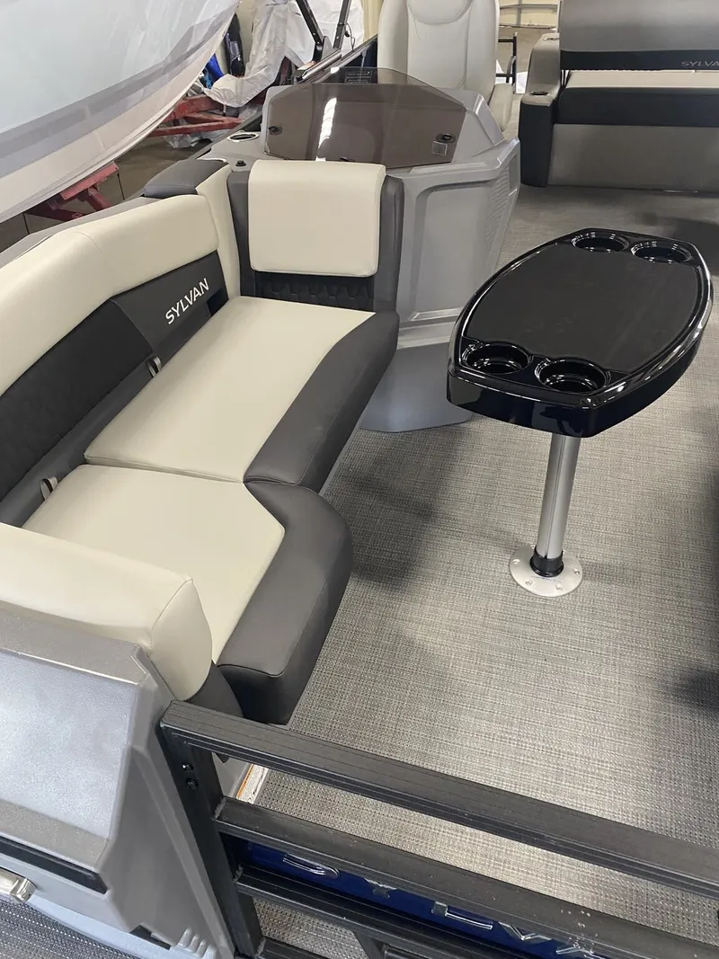 Slide: The Image of Sylvan R Series R22 CLZ DH 2026 - 6