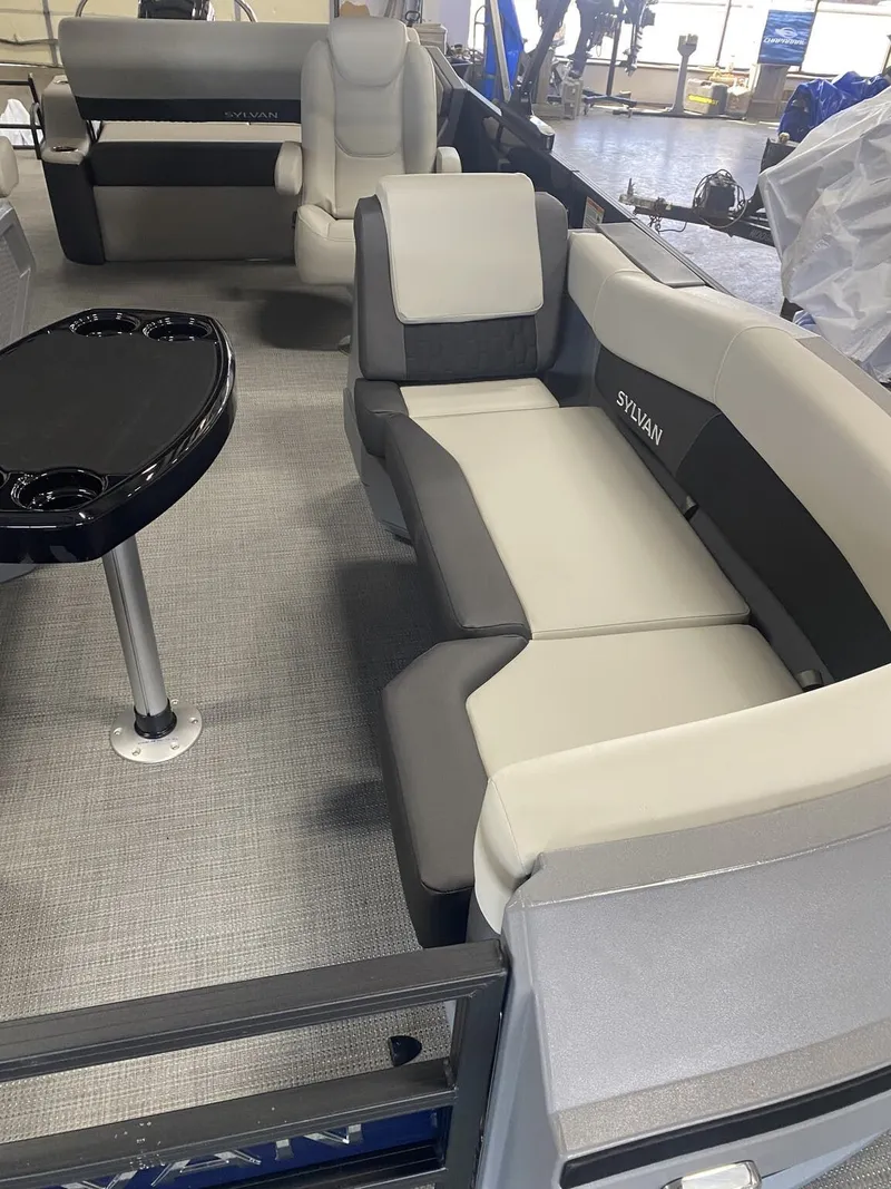 Slide: The Image of Sylvan R Series R22 CLZ DH 2026 - 7