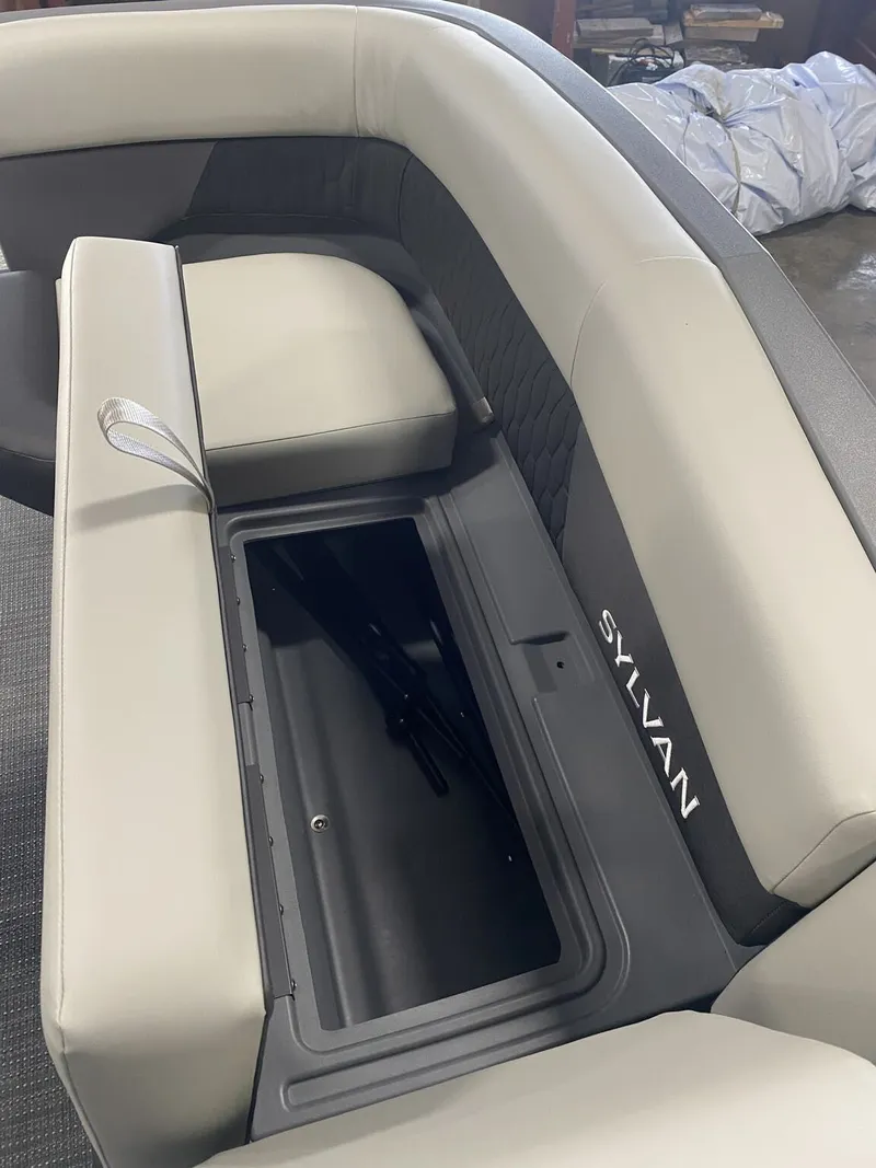 Slide: The Image of Sylvan R Series R22 CLZ DH 2026 - 8