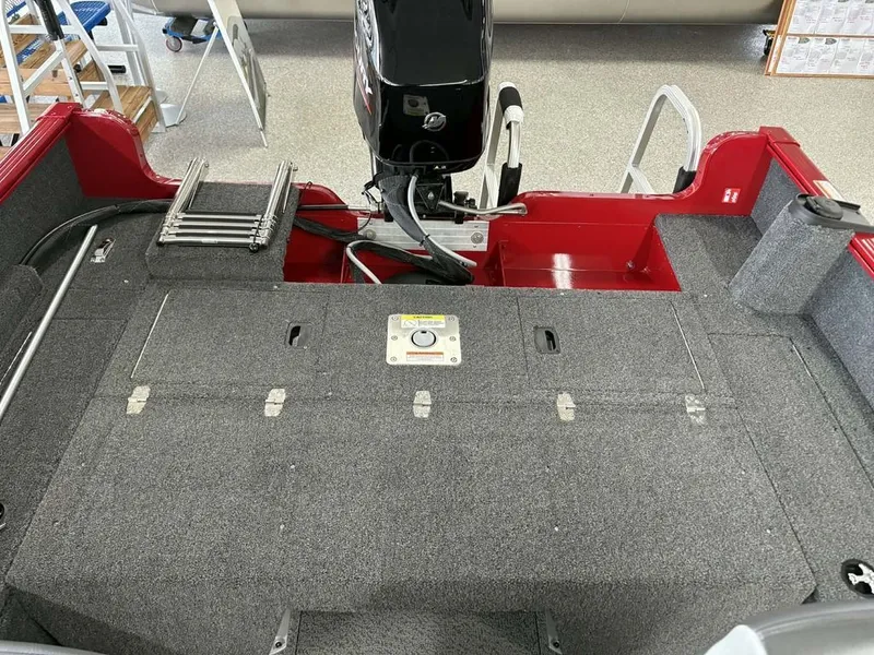 Slide: The Image of Lund 1650 Rebel XL SS 2026 - 8