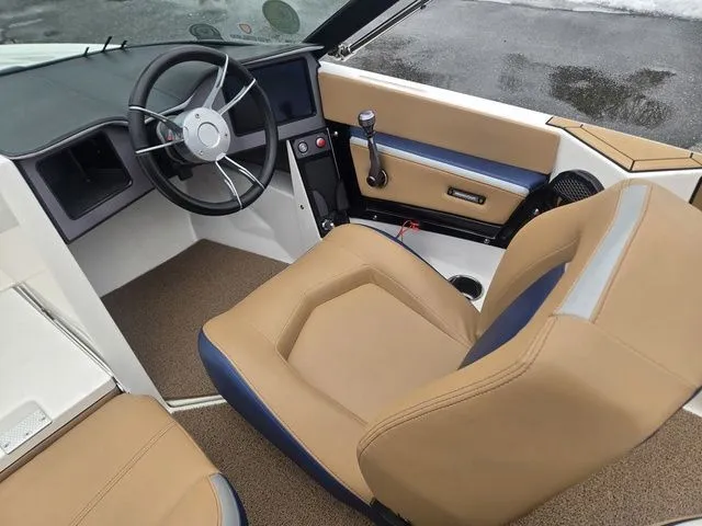 Slide: The Image of MasterCraft ProStar 2023 - 9