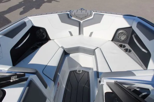 Slide: The Image of Nautique Super Air Nautique GS22 2026 - 14