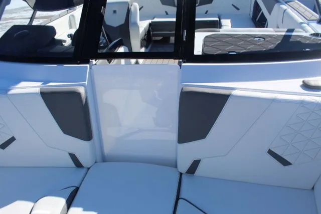 Slide: The Image of Nautique Super Air Nautique GS22 2026 - 16