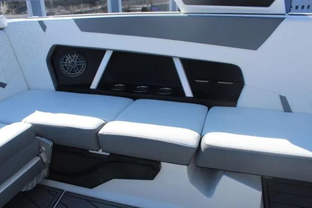 Slide: The Image of Nautique Super Air Nautique GS22 2026 - 23