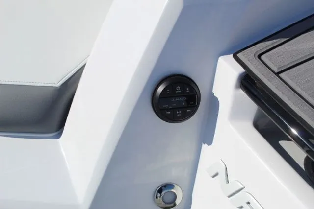 Slide: The Image of Nautique Super Air Nautique GS22 2026 - 35