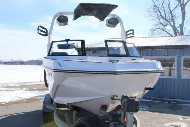 Slide: The Image of Nautique Super Air Nautique GS22 2026 - 8