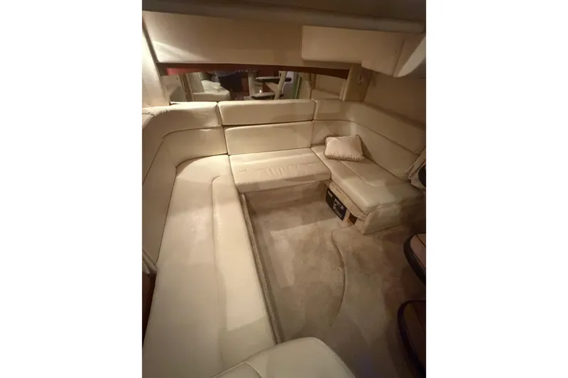 Slide: The Image of 2005 Sea Ray Sundancer 320 cruising on a sunny day, view from the bow. - 4