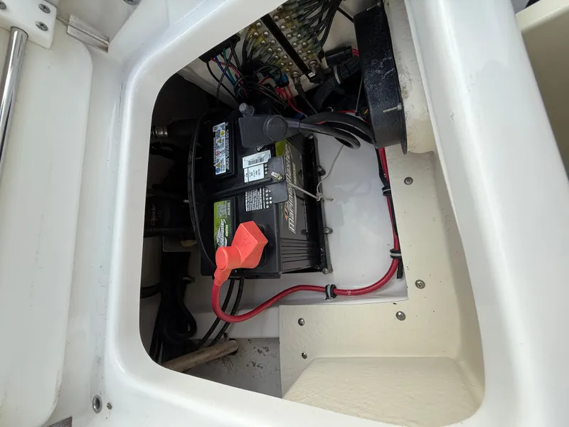 Slide: The Image of Everglades 243 Center Console 2016 - 13