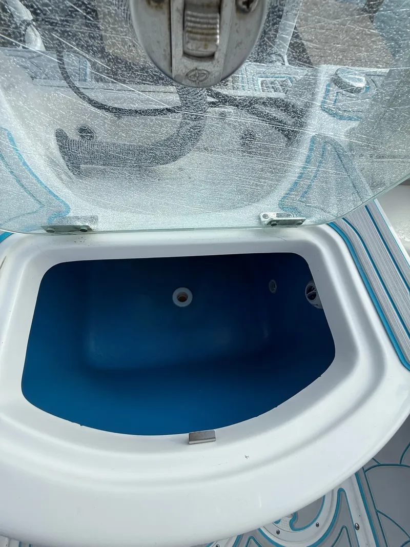 Slide: The Image of Everglades 243 Center Console 2016 - 14