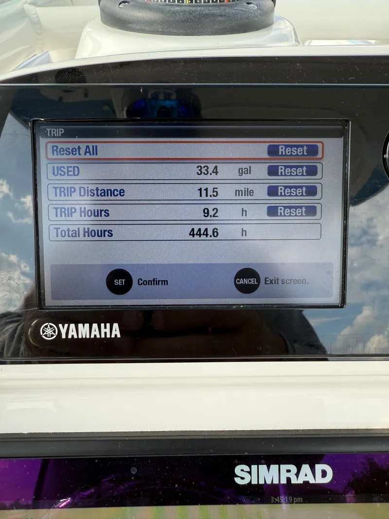 Slide: The Image of Everglades 243 Center Console 2016 - 2