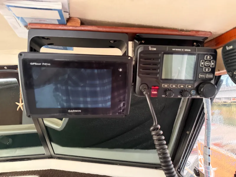 Slide: The Image of Mainship 34 Trawler 1978 - 10