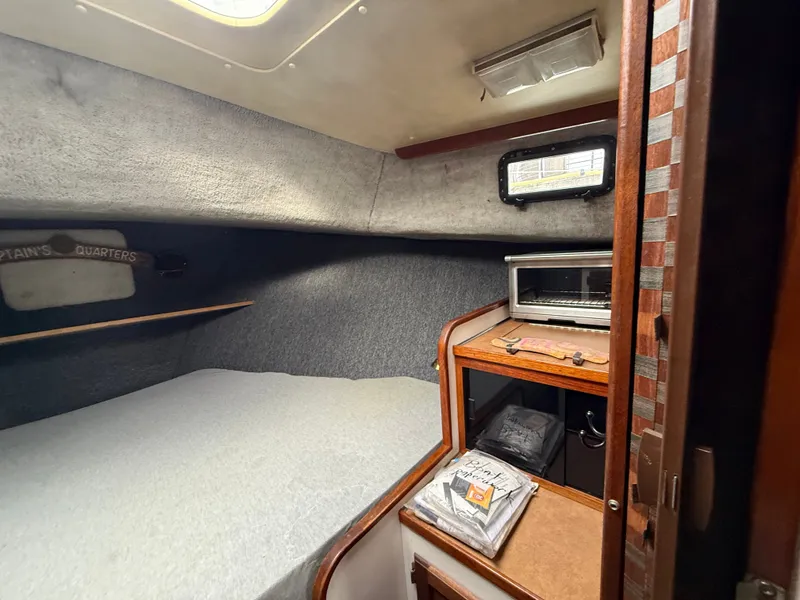 Slide: The Image of Mainship 34 Trawler 1978 - 14