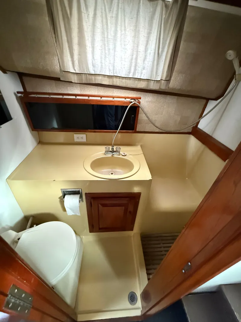 Slide: The Image of Mainship 34 Trawler 1978 - 15