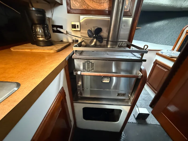 Slide: The Image of Mainship 34 Trawler 1978 - 17