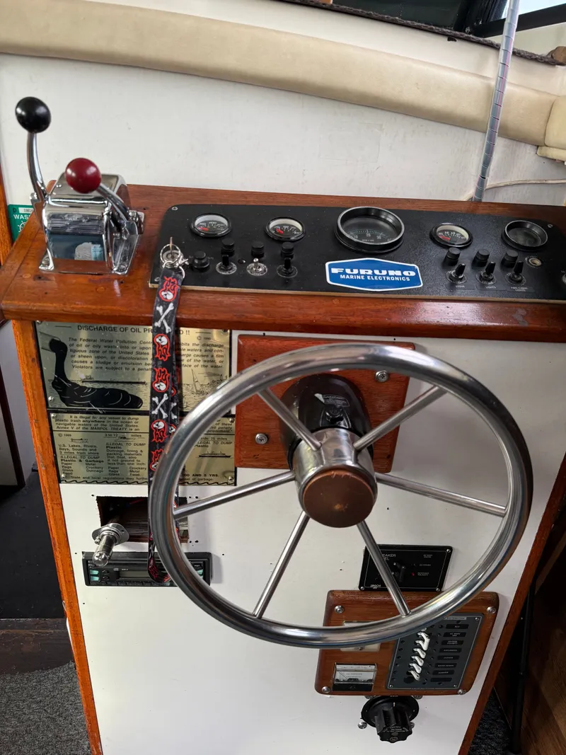 Slide: The Image of Mainship 34 Trawler 1978 - 7