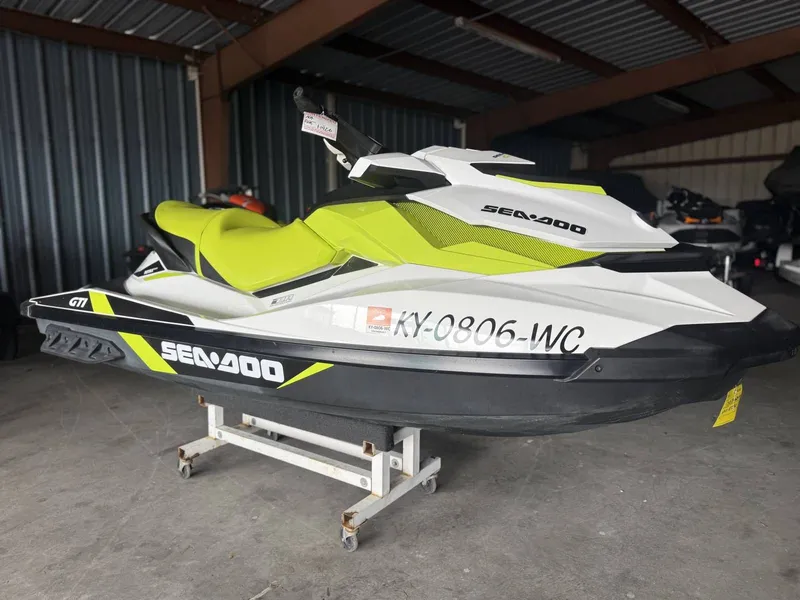 Slide: The Image of Sea-Doo GTI 90 2017 - 10