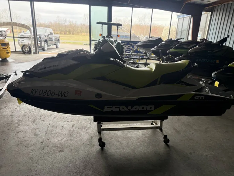 Slide: The Image of Sea-Doo GTI 90 2017 - 6
