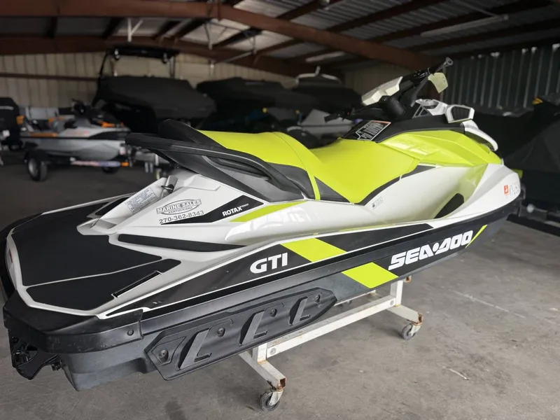 Slide: The Image of Sea-Doo GTI 90 2017 - 9