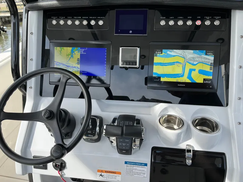 Slide: The Image of World Cat 280 CC-X 2023 helm with navigation system. - 5