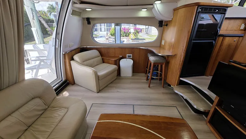 Slide: The Image of Salon Port - 14