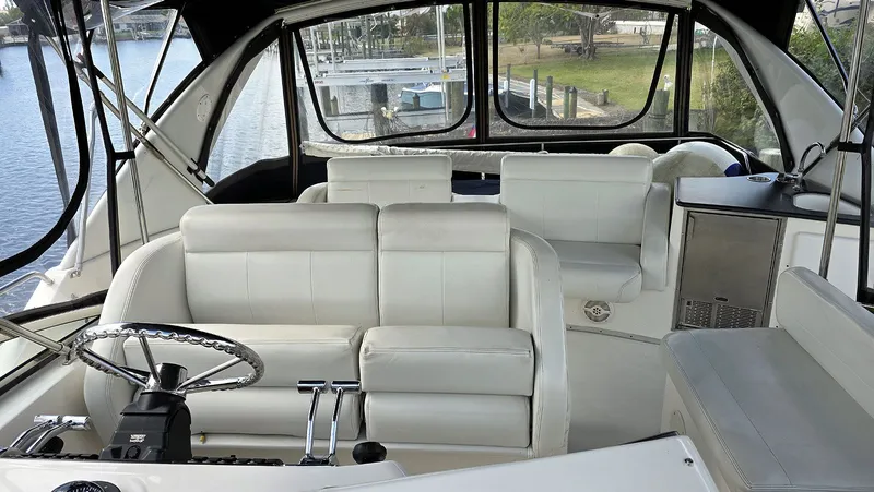 Slide: The Image of Flybridge Aft - 36