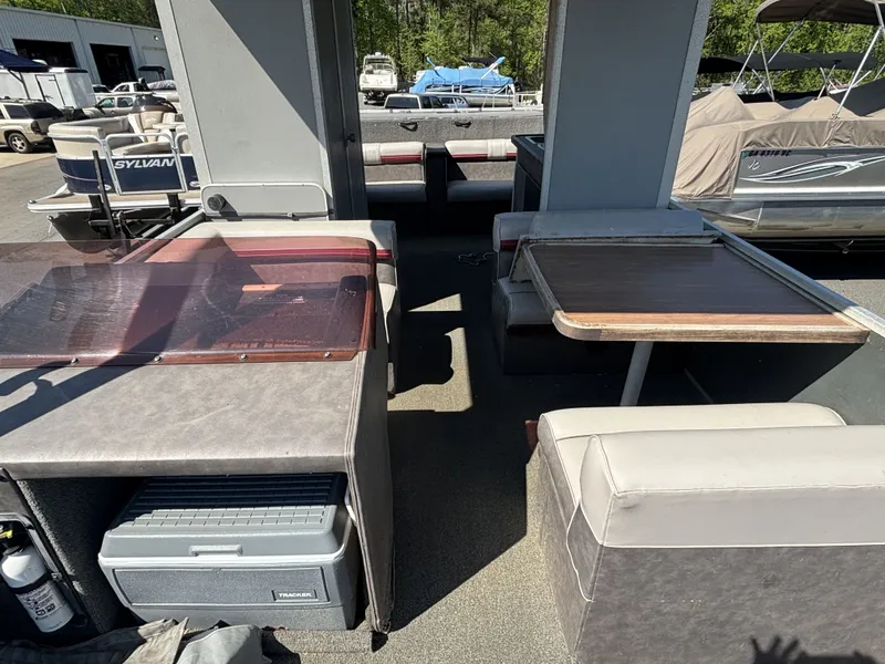 Slide: The Image of Interior of a 1990 Sun Tracker Party Hut 28 pontoon boat. - 16