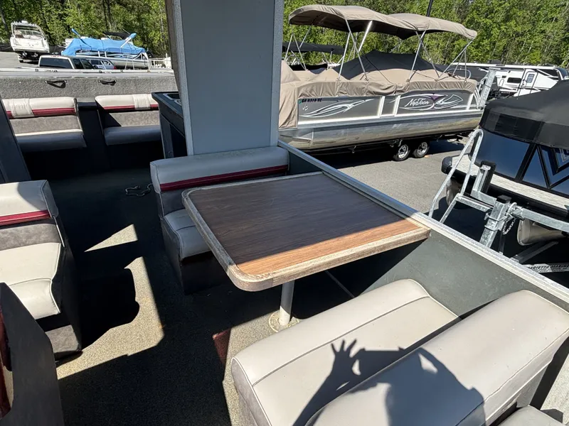 Slide: The Image of Interior of a 1990 Sun Tracker Party Hut 28 pontoon boat. - 7