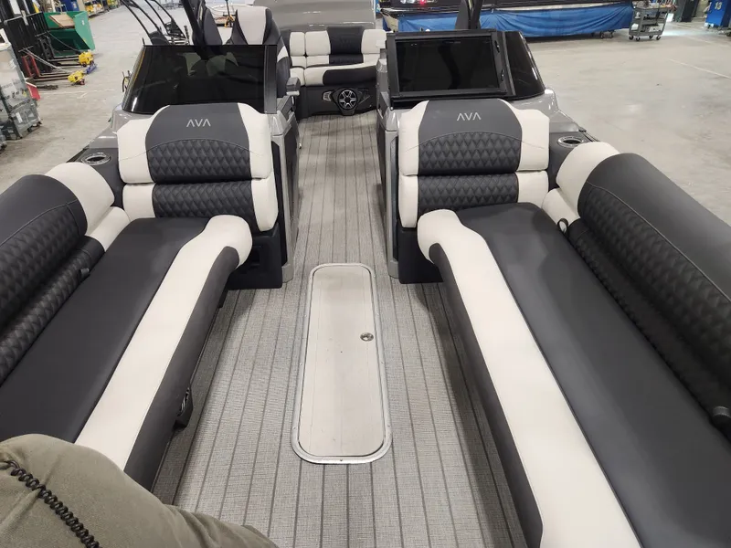 Slide: The Image of Avalon Excalibur LTD Elite Windshield - 27 FT w/ 425HP V10 Mercury! 2026 - 4