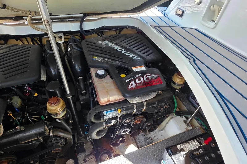 Slide: The Image of Engine compartment of a 2007 Formula 370 Super Sport with MerCruiser 496 MAG HO engine. - 41