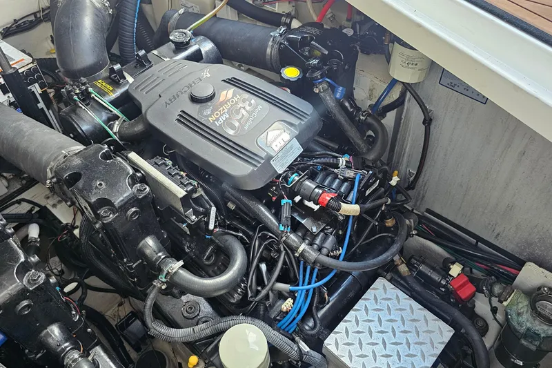 Slide: The Image of Engine compartment of 2008 Sea Ray Sundancer 310 with MerCruiser 350 MAG MPI engine. - 31