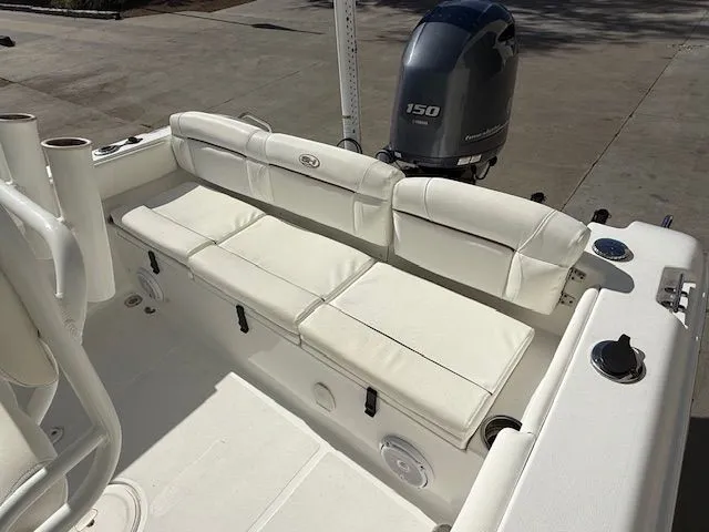 Slide: The Image of 2019 Sea Hunt Ultra 211 boat with Yamaha 150 engine. - 11