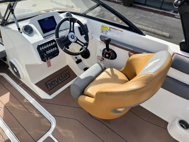 Slide: The Image of Heyday Wake Boats WT-2 2020 - 12