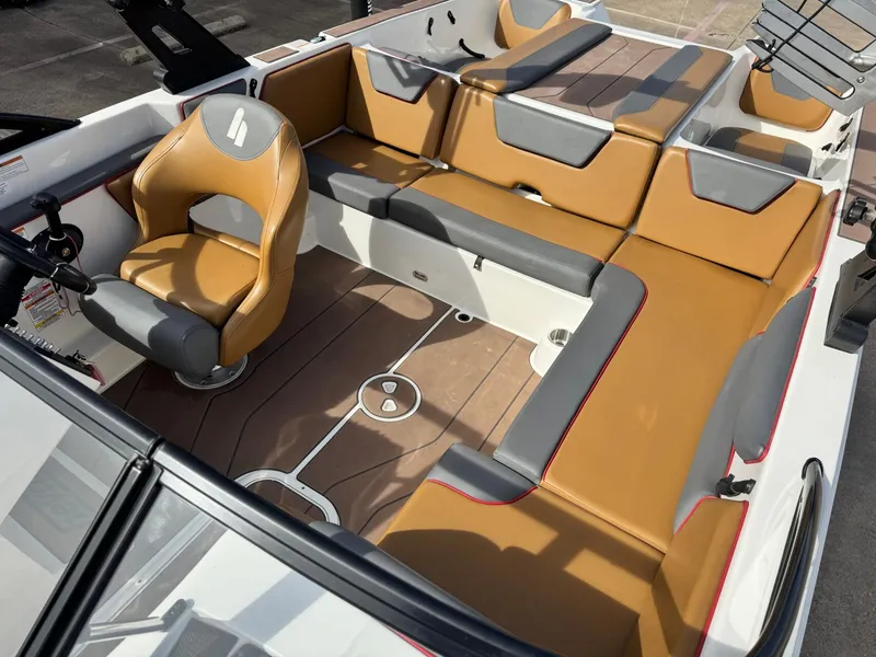 Slide: The Image of Heyday Wake Boats WT-2 2020 - 15