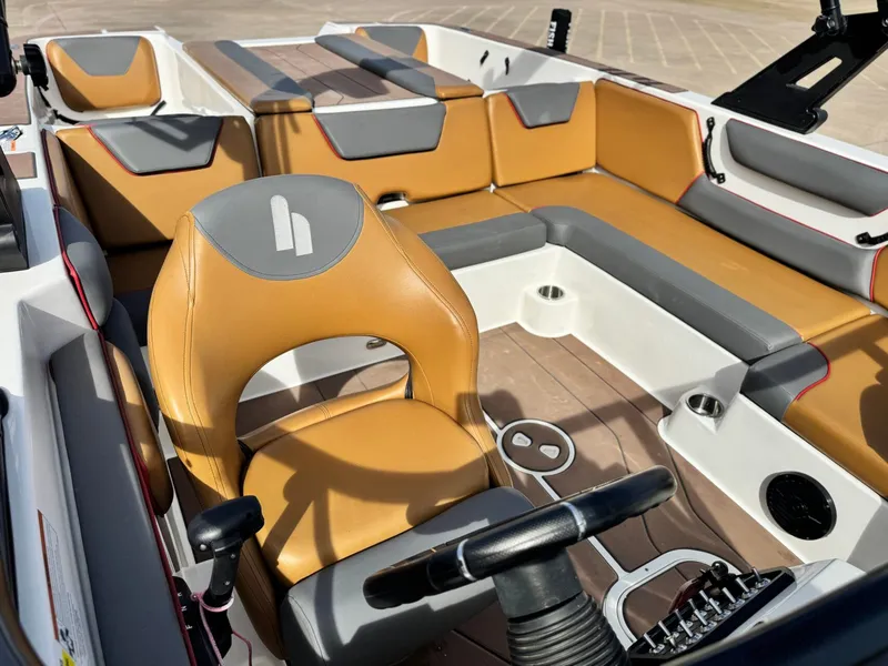 Slide: The Image of Heyday Wake Boats WT-2 2020 - 16