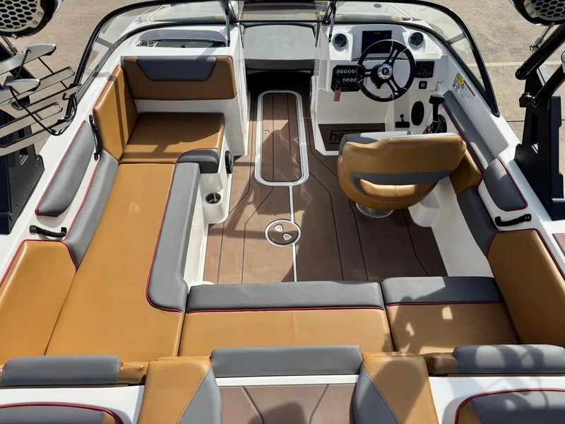 Slide: The Image of Heyday Wake Boats WT-2 2020 - 8