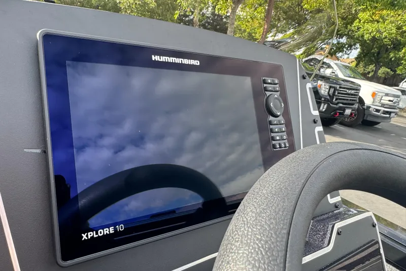 Slide: The Image of Boat dashboard featuring Humminbird Xplore 10 display, Ranger ALPHA 208, 2026 model. - 89