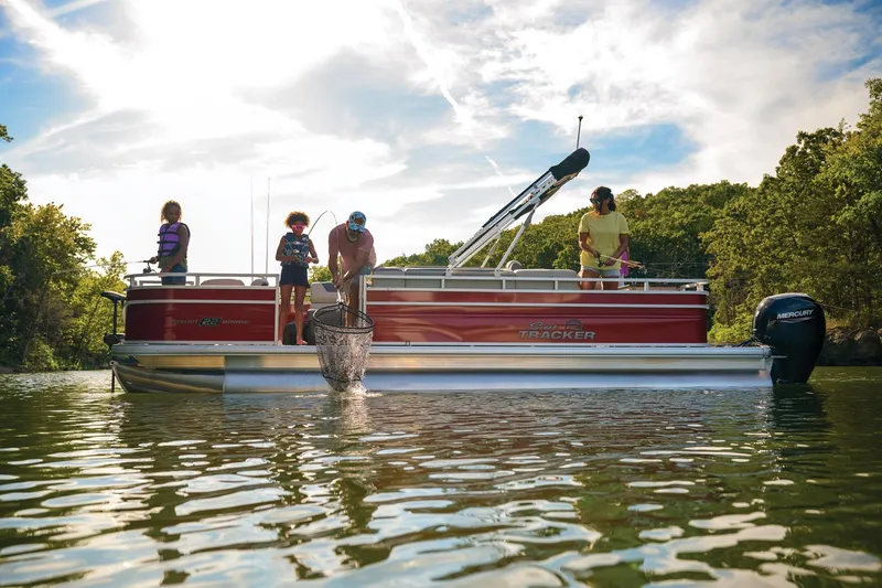 Slide: The Image of Sun Tracker Fishin' Barge 22 DLX 2026 - 91