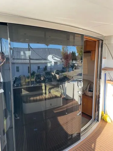 Slide: The Image of 2006 Carver 560 Voyager - Image 14 - 14