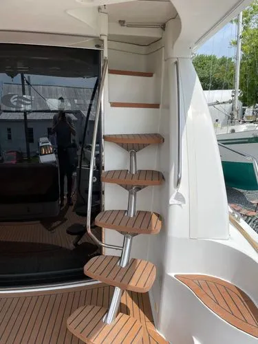 Slide: The Image of 2006 Carver 560 Voyager - Image 17 - 17