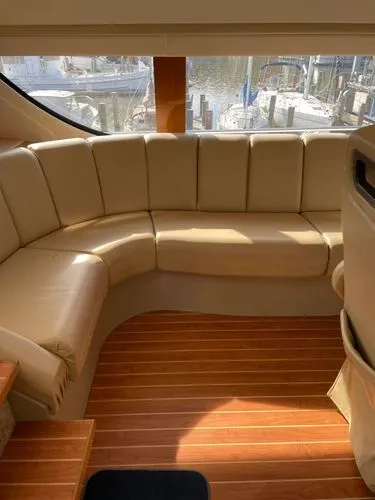 Slide: The Image of 2006 Carver 560 Voyager - Image 24 - 24