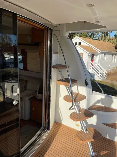 Slide: The Image of 2006 Carver 560 Voyager - Image 3 - 3