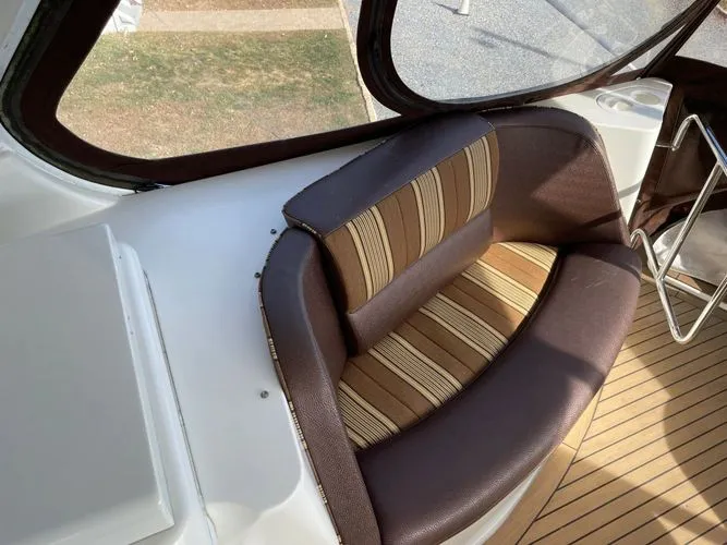 Slide: The Image of 2006 Carver 560 Voyager - Image 31 - 31