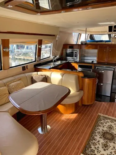 Slide: The Image of 2006 Carver 560 Voyager - Image 4 - 4