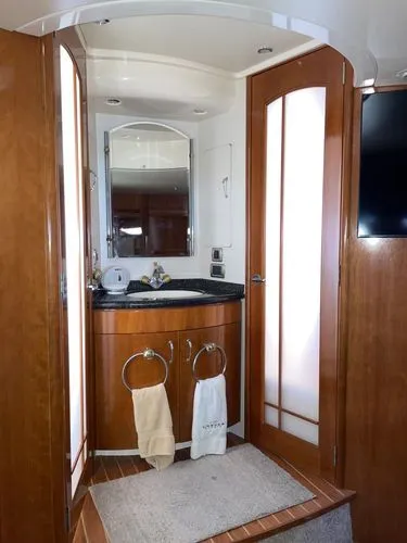 Slide: The Image of 2006 Carver 560 Voyager - Image 41 - 41